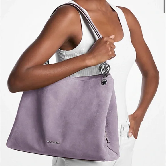 MICHAEL KORS Christina Large Suede Triple Gusset Shoulder Tote Bag
Lt Quartz
NWT - Picture 2 of 16